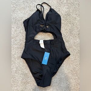 Cupshe Black One-Piece Swimsuit with Front Keyhole